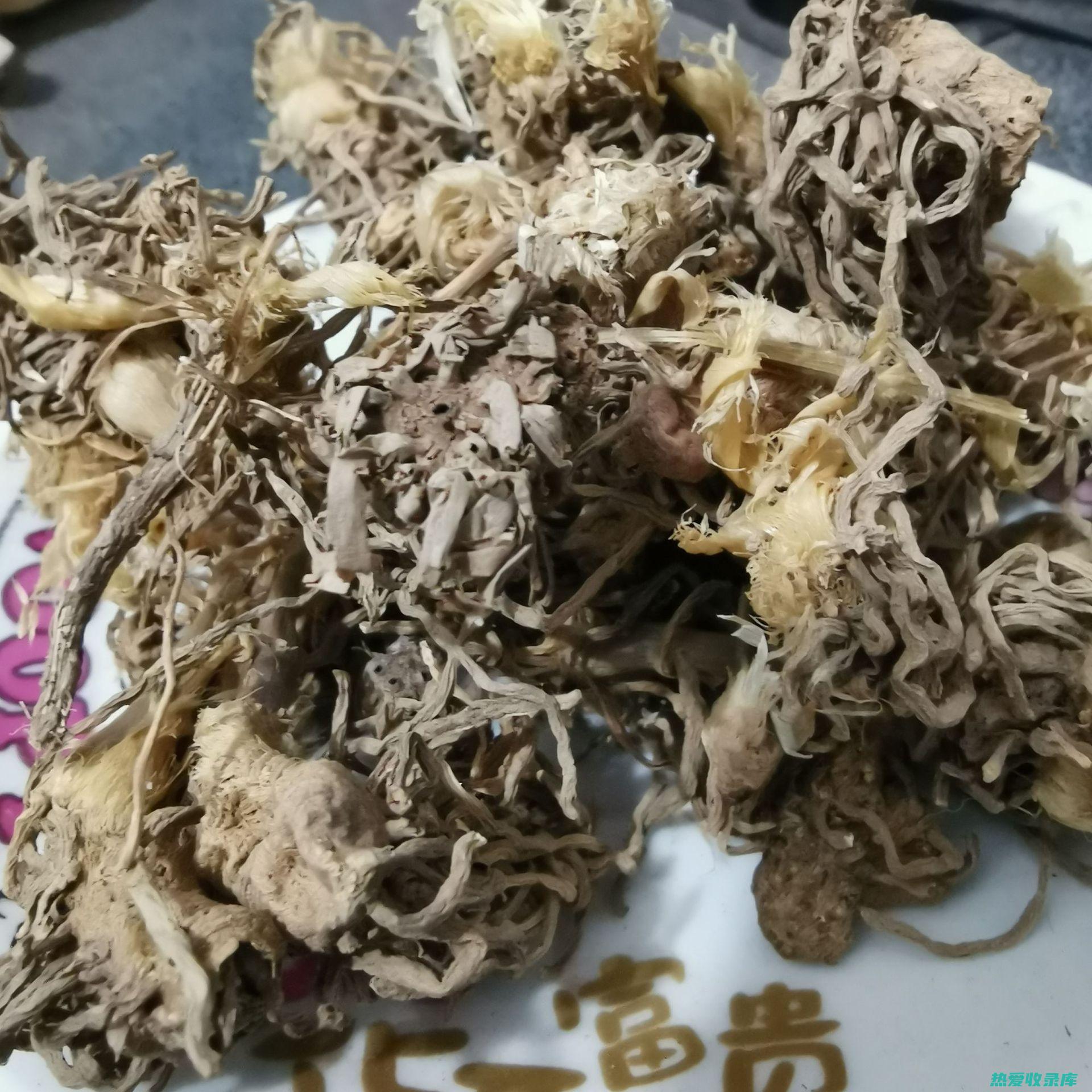 中药不老草的功效：延年益寿，青春永驻的秘密 (中药不老草的功效与作用)