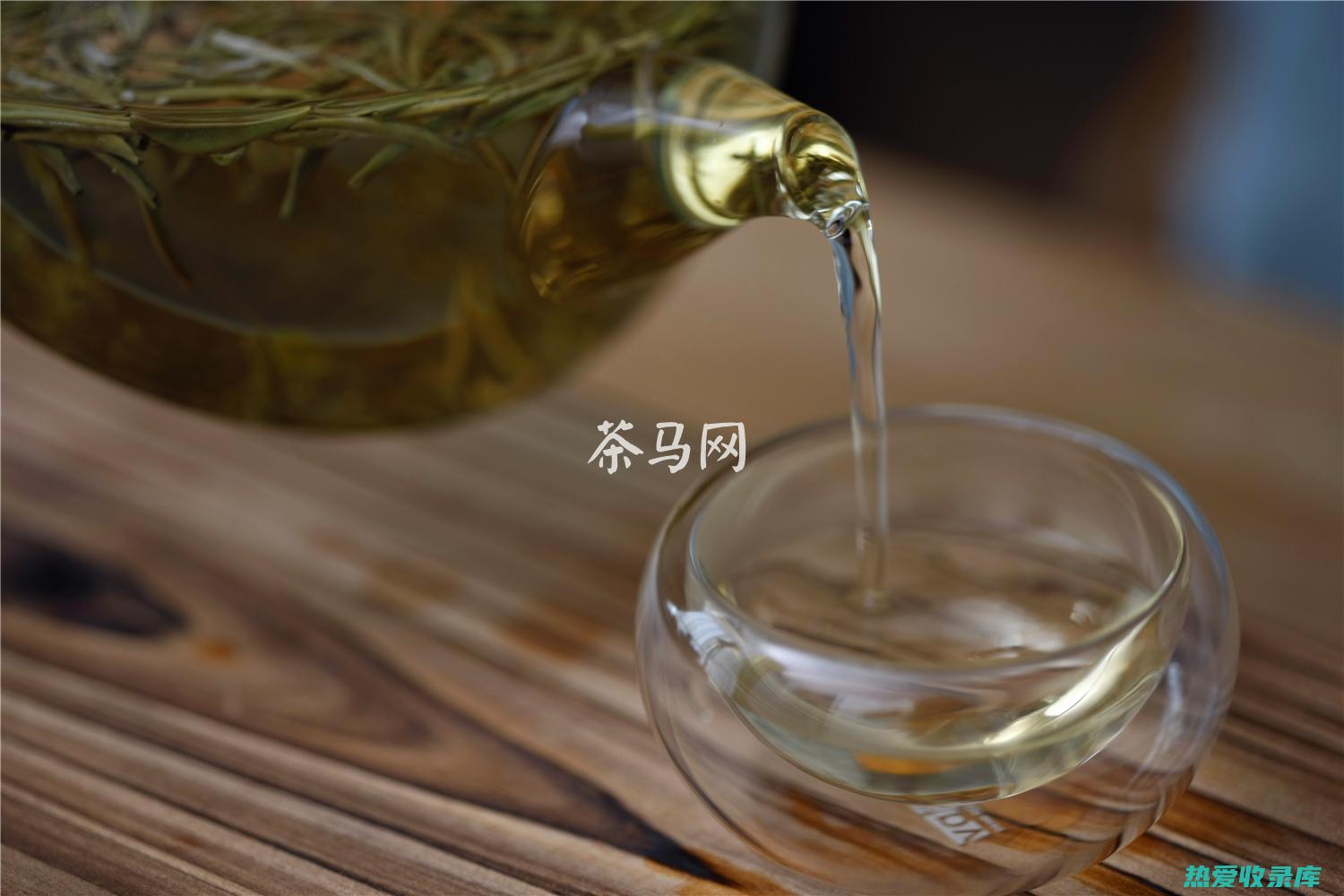 茶剂：将1-2克干川萆薢根或茎放入一杯热水中浸泡10-15分钟。(茶剂有哪些)