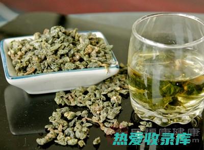 泡水：取适量桂花放入杯中，加入沸水冲泡，待其香气溢出即可饮用。(泡水饮用)