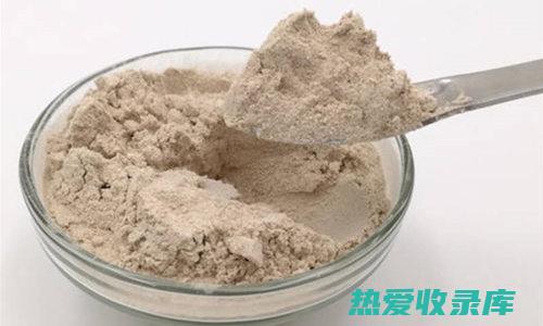 研磨成粉：将山龙研磨成粉，每次取5-10克，用温水送服。(研磨成粉末)