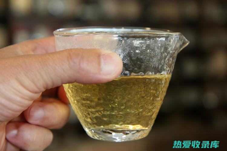 泡茶：将四叶参切片，用开水冲泡饮用(四叶泡水喝有什么功能)