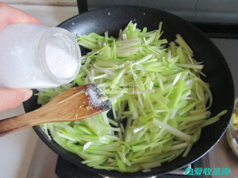 祛湿：炒黄土具有祛湿作用，可以帮助排出体内湿气，缓解湿热引起的症状，如发烧、腹泻等。(炒黄土的功效是什么?)